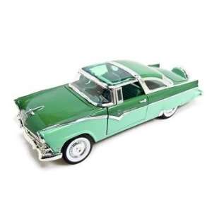  1955 Ford Fairlane Crown Victoria Diecast Green 1:18: Toys 