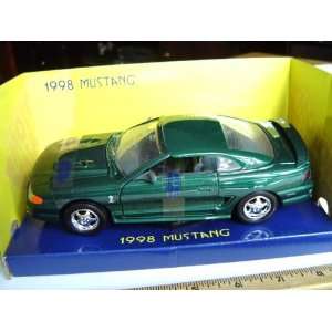 1998 Ford Mustang Cobra Hard Top 124 scale   Green Toys & Games