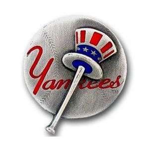  Team Logo MLB Pin   New York Yankees: Sports & Outdoors