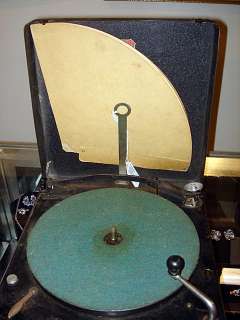   Parisian Portable 78rpm Record Player with Paper Cone Works  