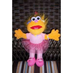  Sesame Street Zoe Plush: Toys & Games