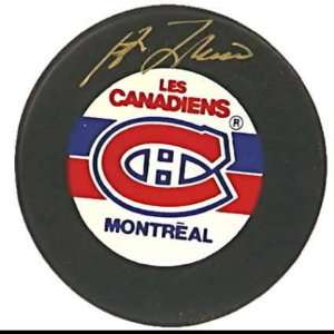  Guy Lafleur Autographed Hockey Puck: Sports & Outdoors