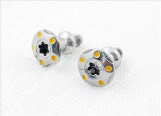You are bidding on 2 pcs of genuine authentic 1 gram TLC weights.