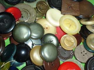 LARGE GOOD ONES~ CRAFT & SEWING BUTTONS SETS 2 POUNDS LOT VINTAGE ~1 