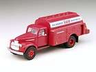 Classic Metal Works HO 41 CHEVY TANK TRUCK Esso Heating Oil 30277
