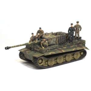    1/35 Tiger I Late Prod with Zimmerit + Tank Crew Toys & Games