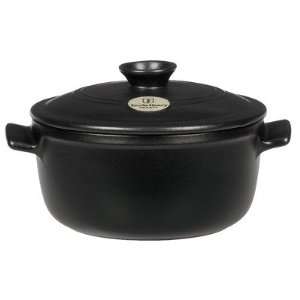 2.6 Quart Flame Round Stew Pot in Black: Kitchen & Dining