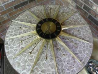 Vintage Retro Starburst clock in good used condition. Clock is dusty 