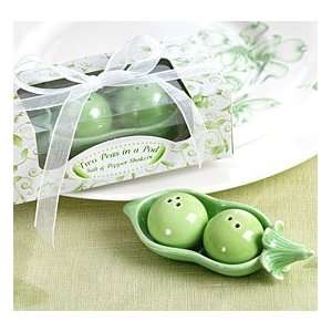 Two Peas in a Pod Salt & Pepper Shakers: Kitchen & Dining