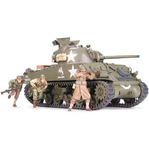   35 US M4A3 Sherman Tank w/75mm Gun (Plastic Models): Toys & Games
