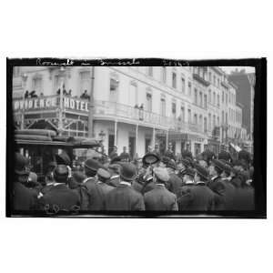  Roosevelt in Brussels. View from crowd toward balcony of 