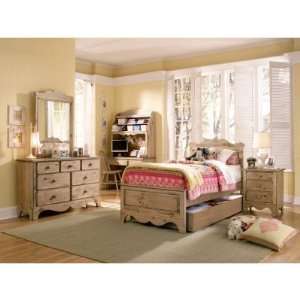  Lea Industries Hometown Scalloped Panel Bed