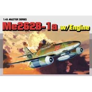   USA   1/48 Me262B 1a w/Engine (Plastic Model Airplane): Toys & Games