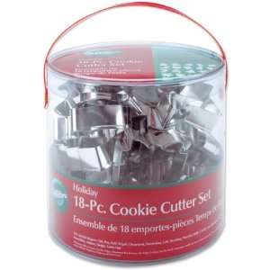  Metal Cookie Cutters 18/pkg holiday: Kitchen & Dining