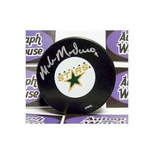  Mike Modano autographed Dallas Stars Hockey Puck 