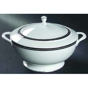   Pearl Round Covered Vegetable, Fine China Dinnerware: Kitchen & Dining