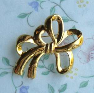 VINTAGE GOLDTONE MONET BOW RIBBON JEWELRY BROOCH PIN  