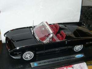 NEW 118 DIECAST FORD THUNDERBIRD SPORTS ROADSTER,  