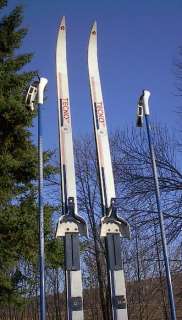 The skis are signed TECNO PRO. Measures 74 (190 cm) long. Have 3 pin 