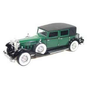 1930 Packard LeBaron 1/18 Green Toys & Games