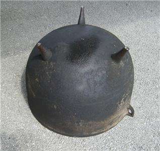 UNMARKED ANTIQUE HUGE FOOTED CAST IRON BEAN POT KETTLE CAULDRON LARGE 