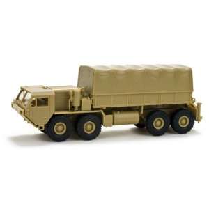  Oshkosh 8X8 10 Ton Truck, Type M977 US Army: Toys & Games