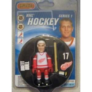 Brett Hull NHL Hockey Puck Figure