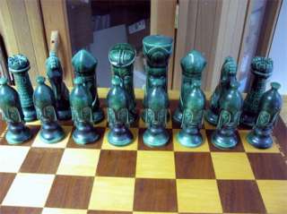 CHESS SET ORNATE LARGE GREEN & WHITE CERAMIC 5 PIECES 28 WOOD BOARD 