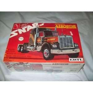  Kenworth Aerodyne Conventional Snap FIt Model Truck Toys & Games