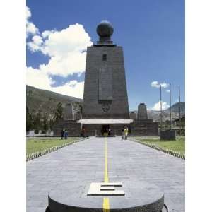  La Mitad del Mundo Monument Quito Ecuador Premium 