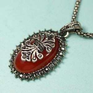   Classic Red Oval Tibet Silver Gemstone Pendant Necklace Jewelry  